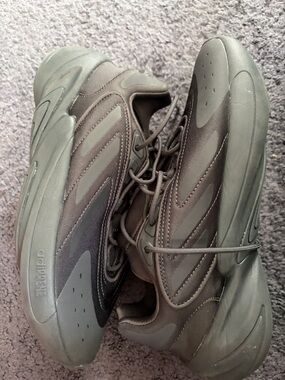 Adidas Adiprene (Size 6.5)